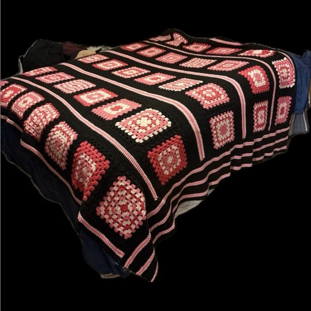 Elegant Crochet Blanket - Black and Pink Squares